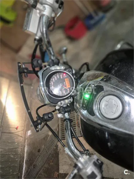 Suzuki Intruder M800 - Vista 5