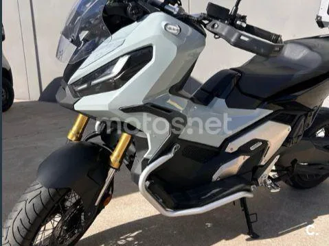 Honda X-ADV - Vista 4
