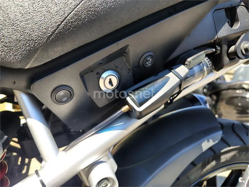 Suzuki V-Strom 1000 - Vista 11