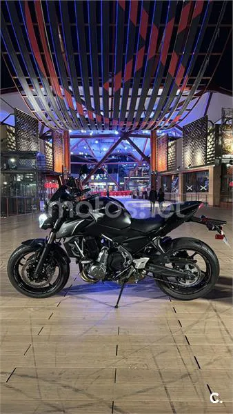Kawasaki Z650 - Vista 3