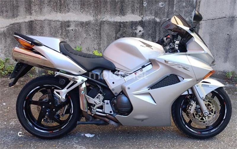 Honda VFR800F 3750 € 2004 Barcelona - 1