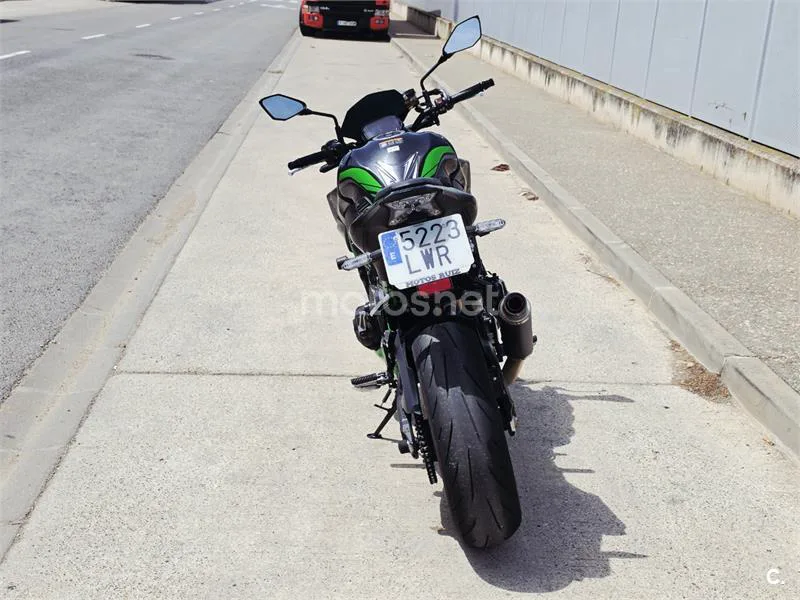 Kawasaki Z900 - Vista 12