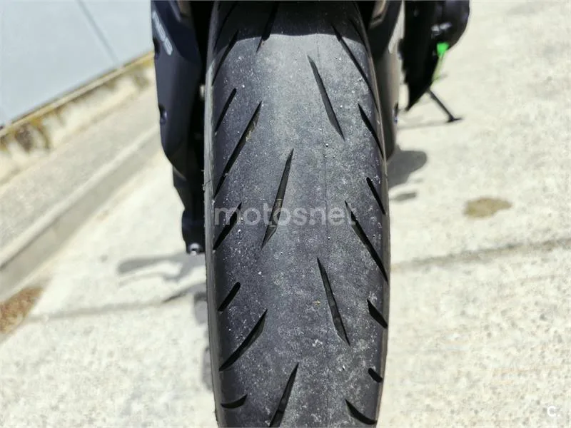 Kawasaki Z900 - Vista 16