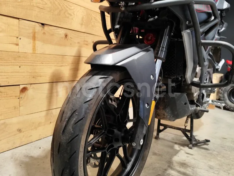 Voge 300DS - Vista 13