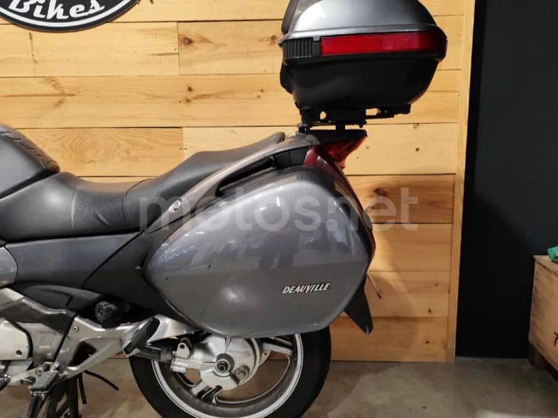 Honda NT700V Deauville - Vista 3