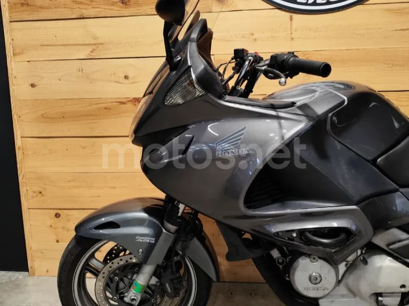Honda NT700V Deauville - Vista 8