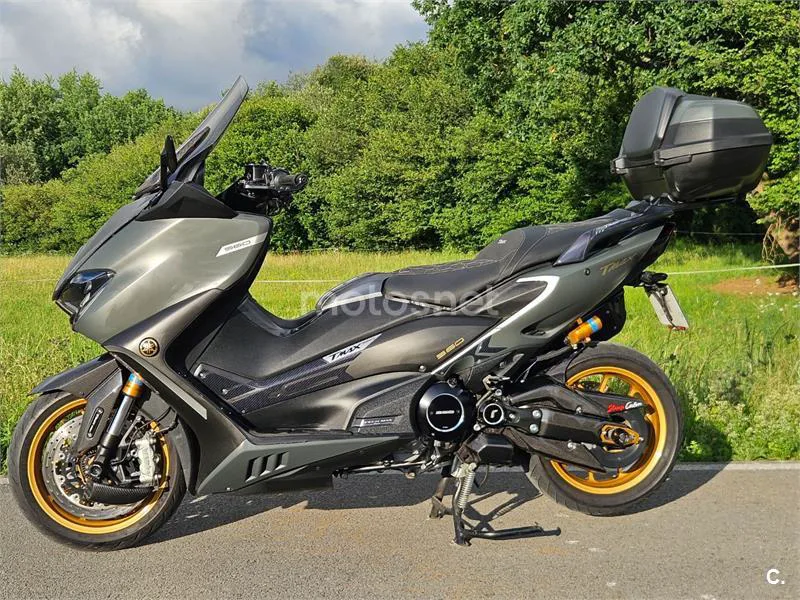 Yamaha TMAX 560 - Vista 9