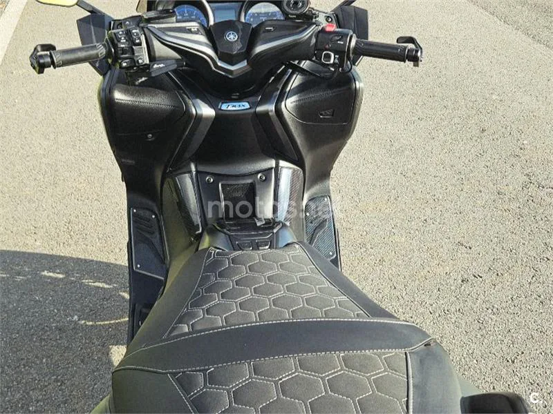 Yamaha TMAX 560 - Vista 10