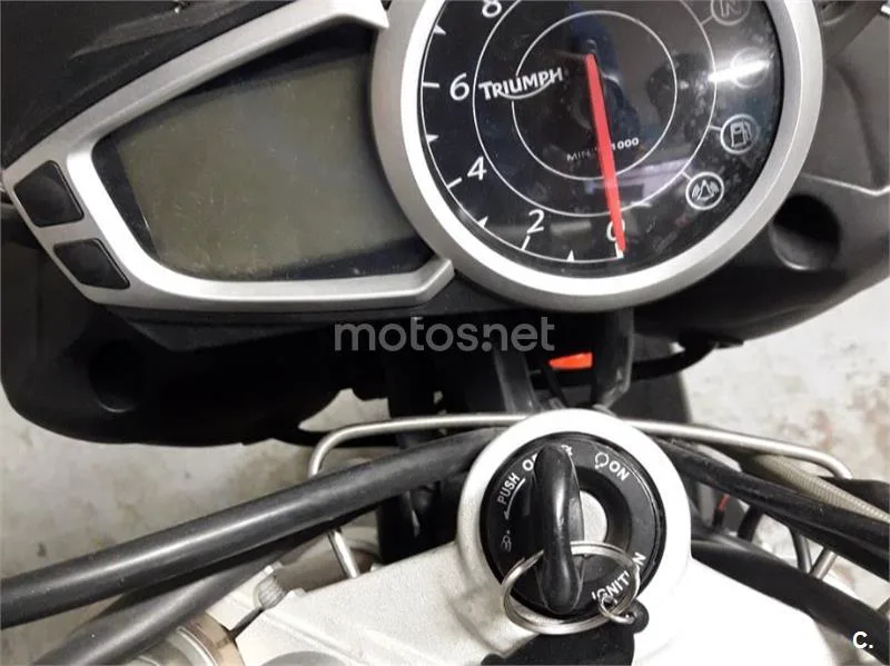 Triumph Speed Triple - Vista 5
