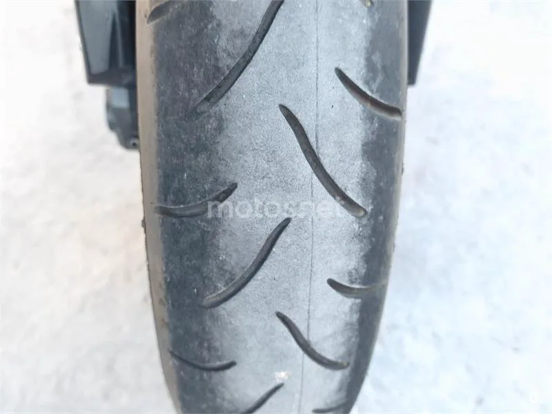 Kawasaki Z800 - Vista 10