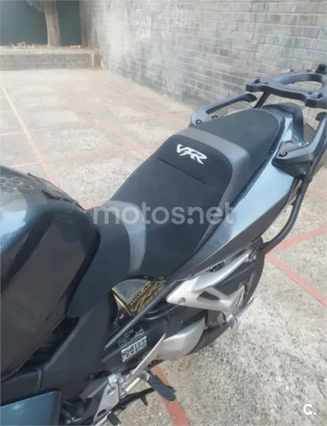Honda VFR800F - Vista 3