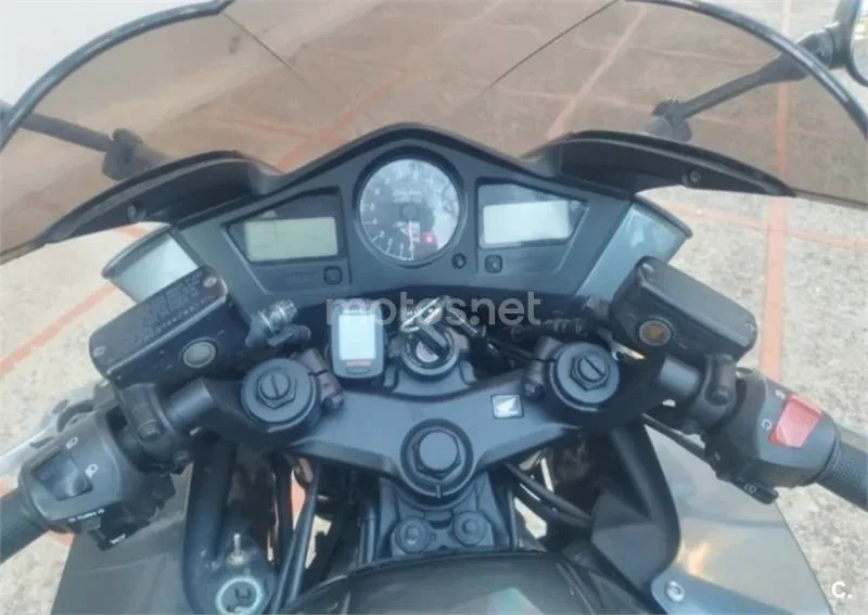 Honda VFR800F - Vista 5
