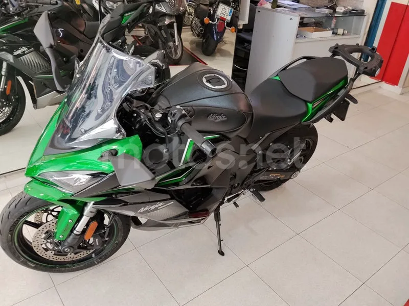 Kawasaki Ninja 1000SX - Vista 3