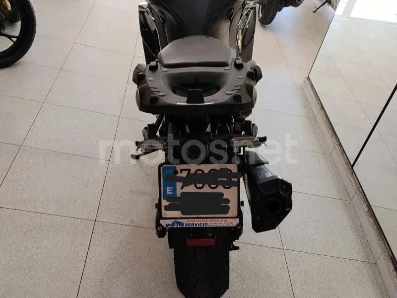 Kawasaki Ninja 1000SX - Vista 5