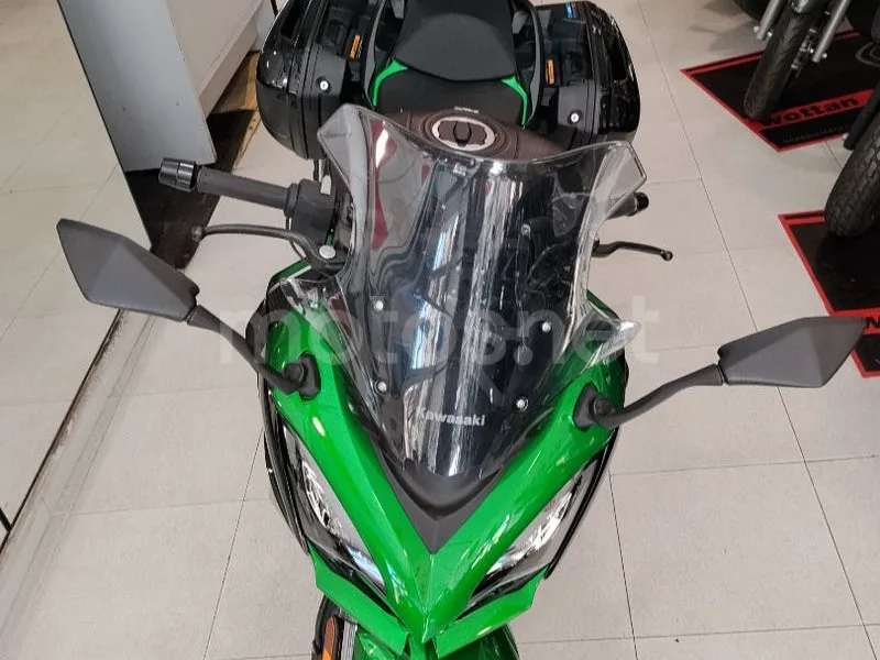Kawasaki Ninja 1000SX - Vista 6