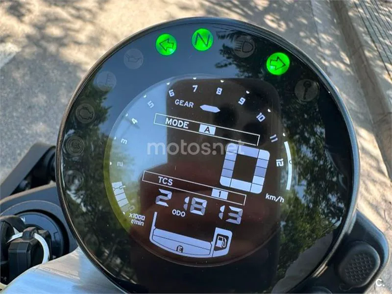 Yamaha XSR900 - Vista 12