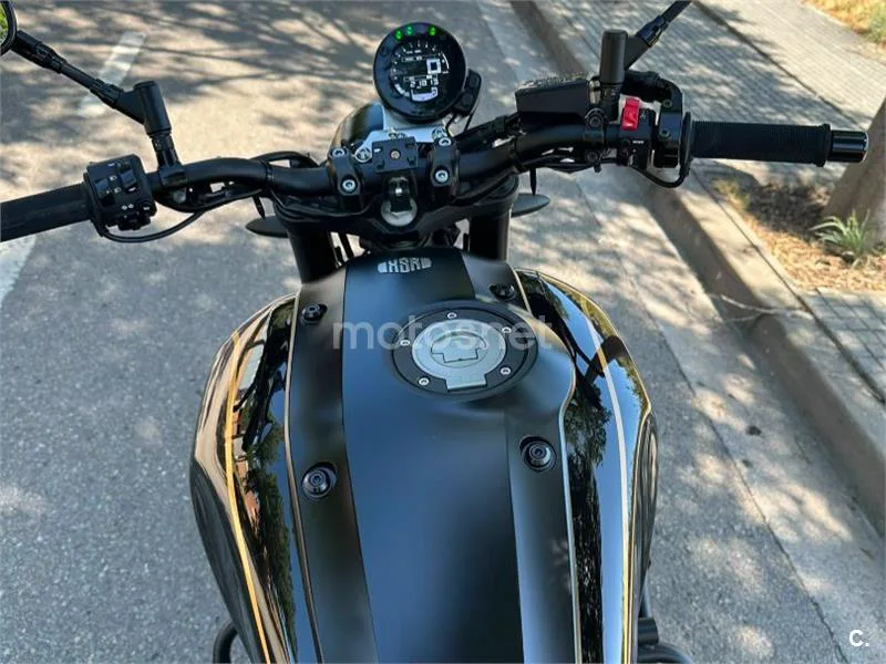 Yamaha XSR900 - Vista 8