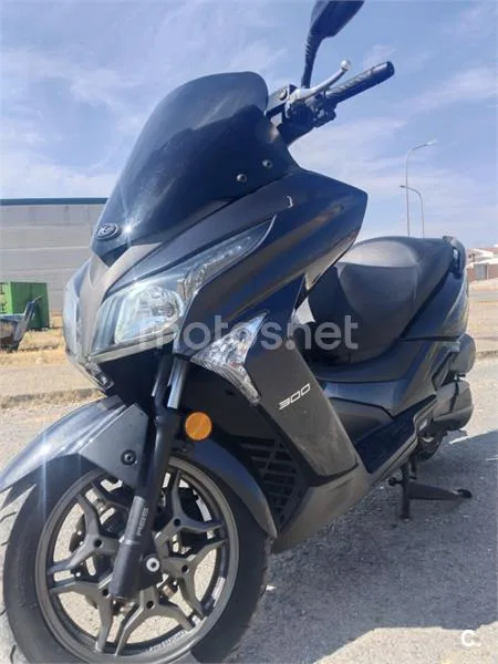 Kymco Grand Dink 300 - Vista 3