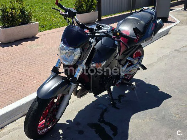 Suzuki GSR600 - Vista 7