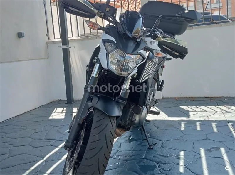 Kawasaki Z650 - Vista 6