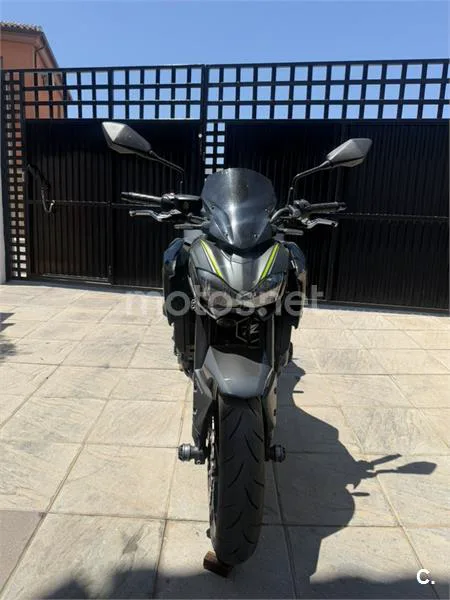 Kawasaki Z900 - Vista 3