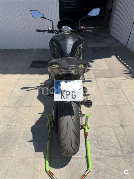 Kawasaki Z900 - Vista 4