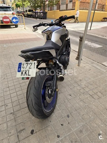 Yamaha MT-09 - Vista 11