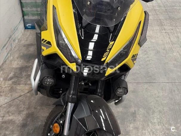 Honda X-ADV - Vista 4