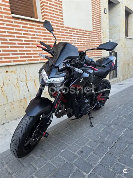 Kawasaki Z900 - Vista 3