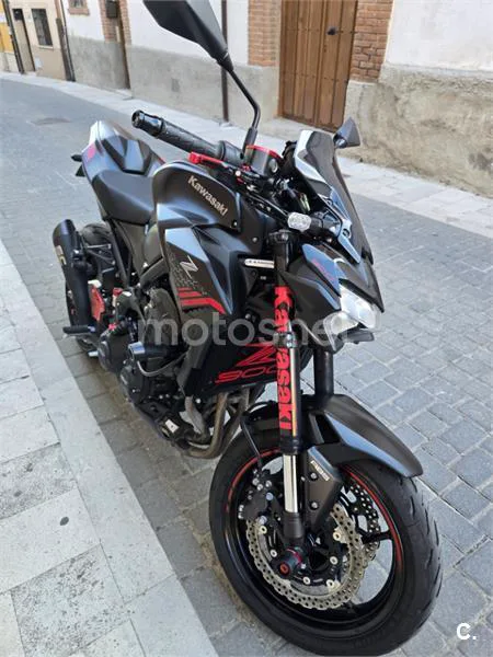 Kawasaki Z900 - Vista 4