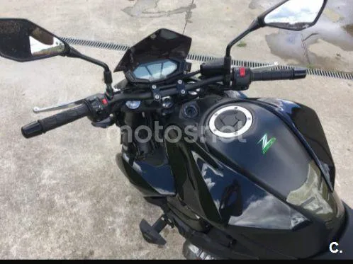 Kawasaki Z800 - Vista 4