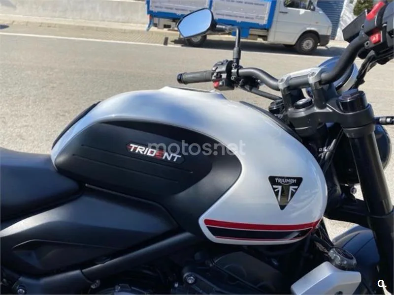 Triumph Trident 660 - Vista 7