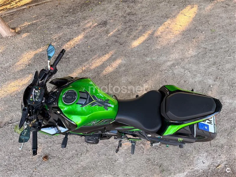 Kawasaki Z900 - Vista 3