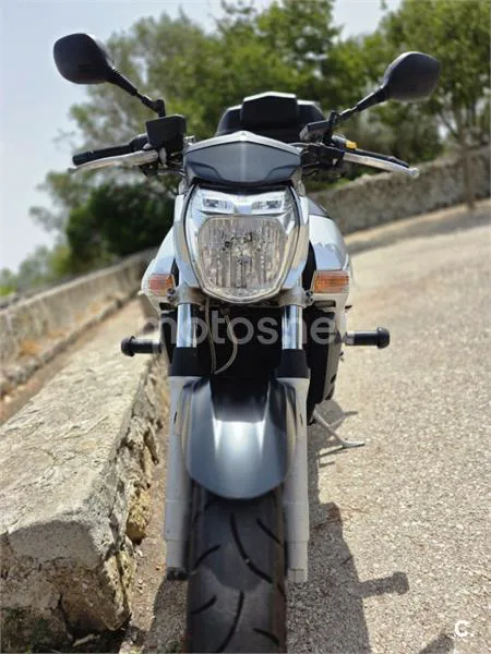 Suzuki GSR600 - Vista 5