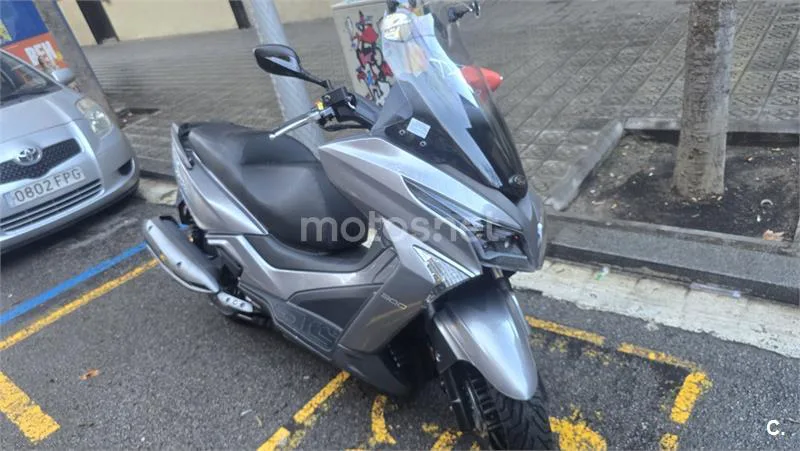 Kymco Grand Dink 300 - Vista 5
