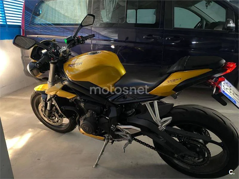 Triumph Street Triple - Vista 3