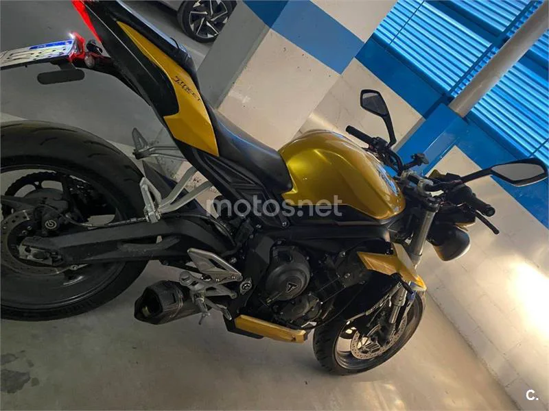 Triumph Street Triple - Vista 4