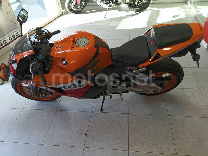 Honda CBR600RR - Vista 3