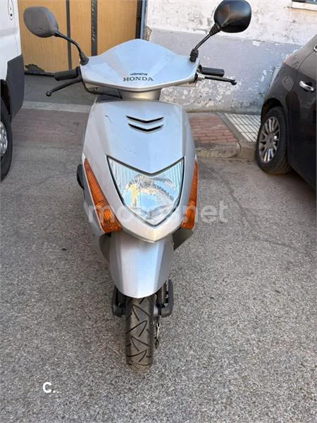 Honda Lead 100 900 € 2005 Madrid - 1