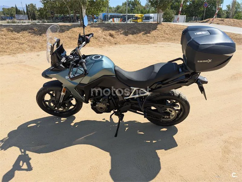 Suzuki V-Strom 800 - Vista 4