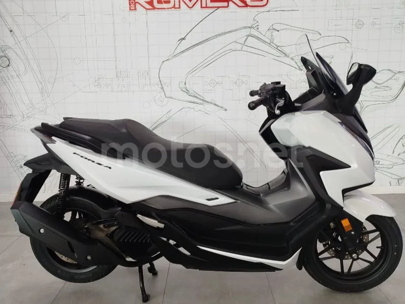 Honda Forza 125 - Vista 3