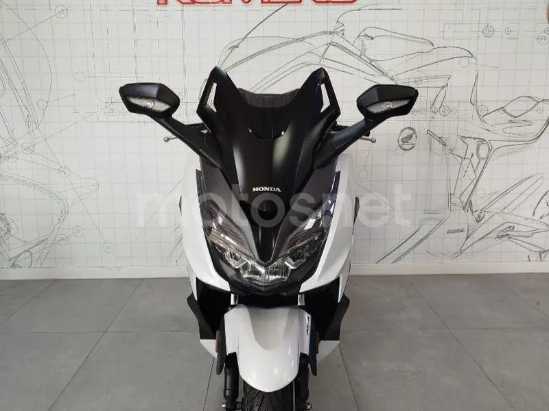 Honda Forza 125 - Vista 4