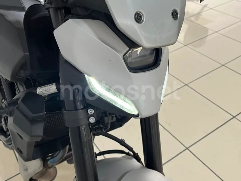 Yamaha MT-07 - Vista 4