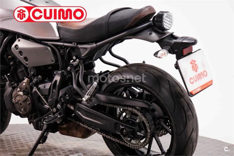 Yamaha XSR700 - Vista 12