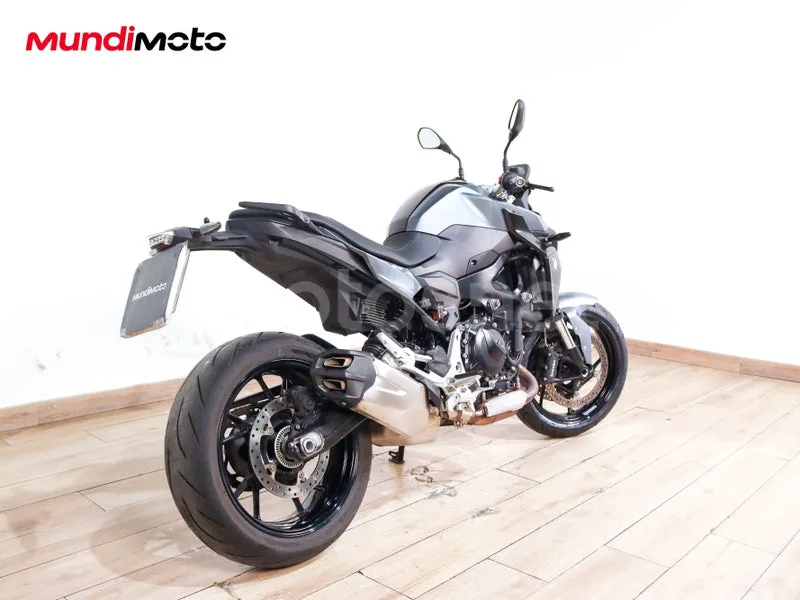 BMW F 900 R - Vista 3