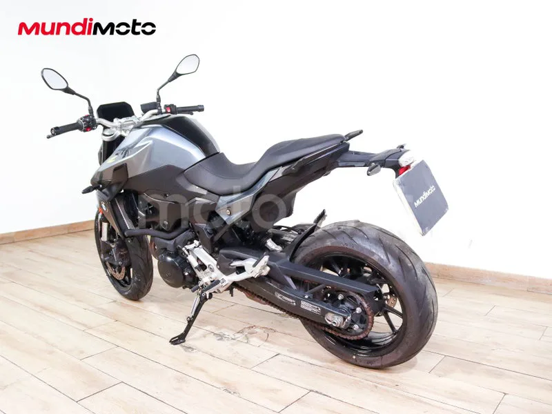 BMW F 900 R - Vista 8