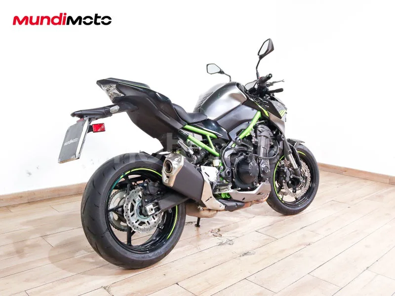 Kawasaki Z900 - Vista 3