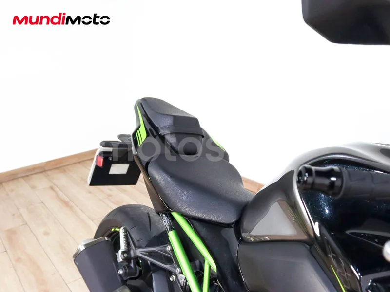 Kawasaki Z900 - Vista 23