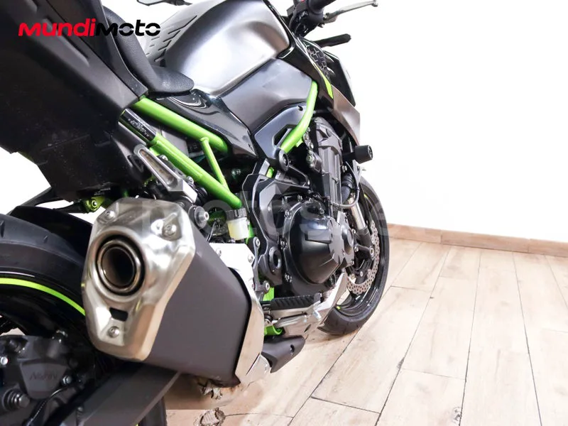 Kawasaki Z900 - Vista 4