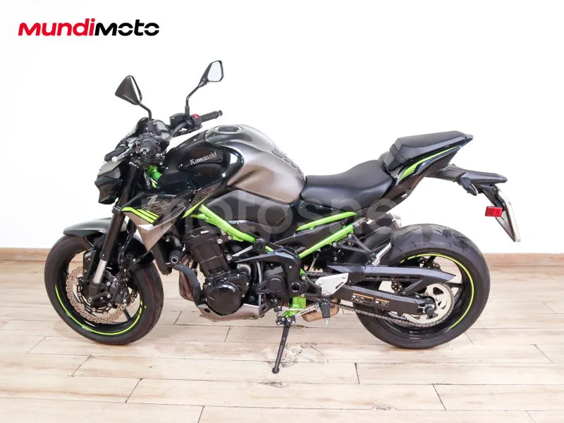 Kawasaki Z900 - Vista 6